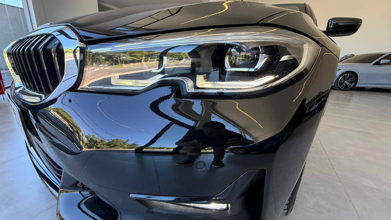 BMW 320i
