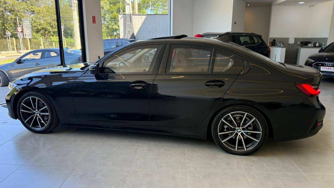BMW 320i
