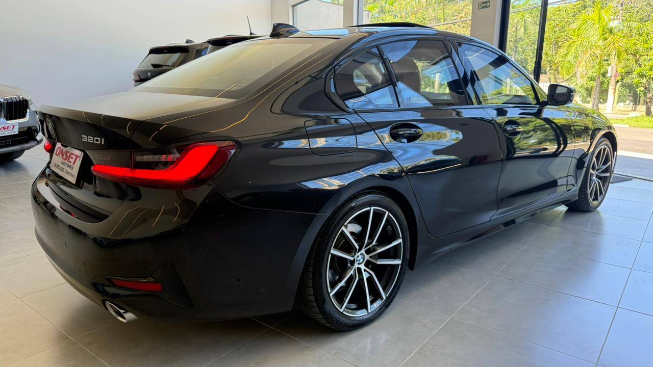 BMW 320i