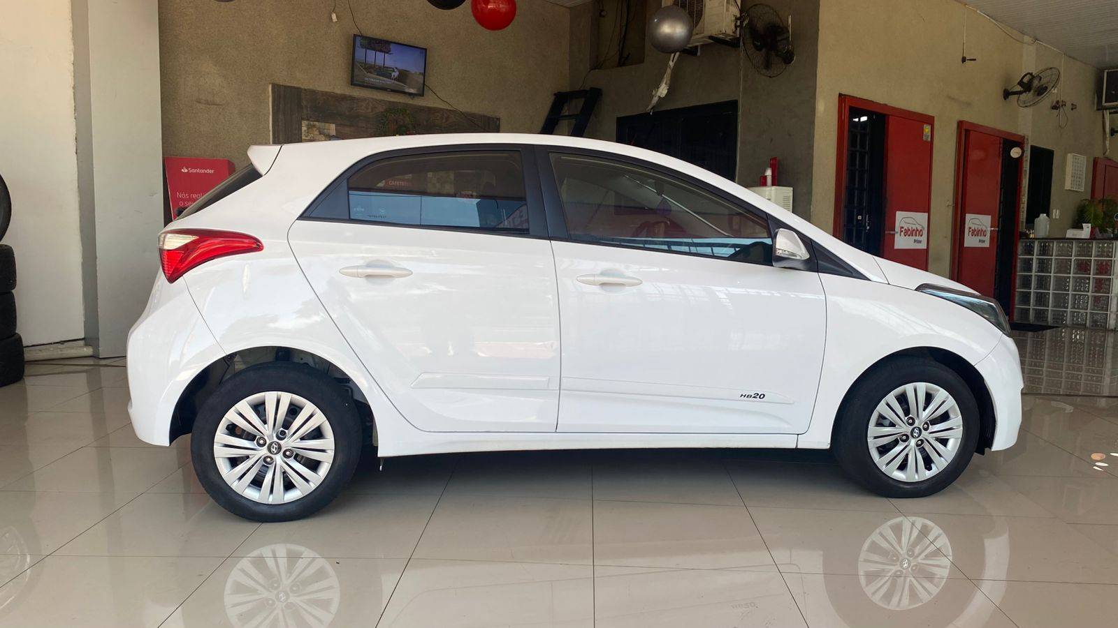HYUNDAI HB20