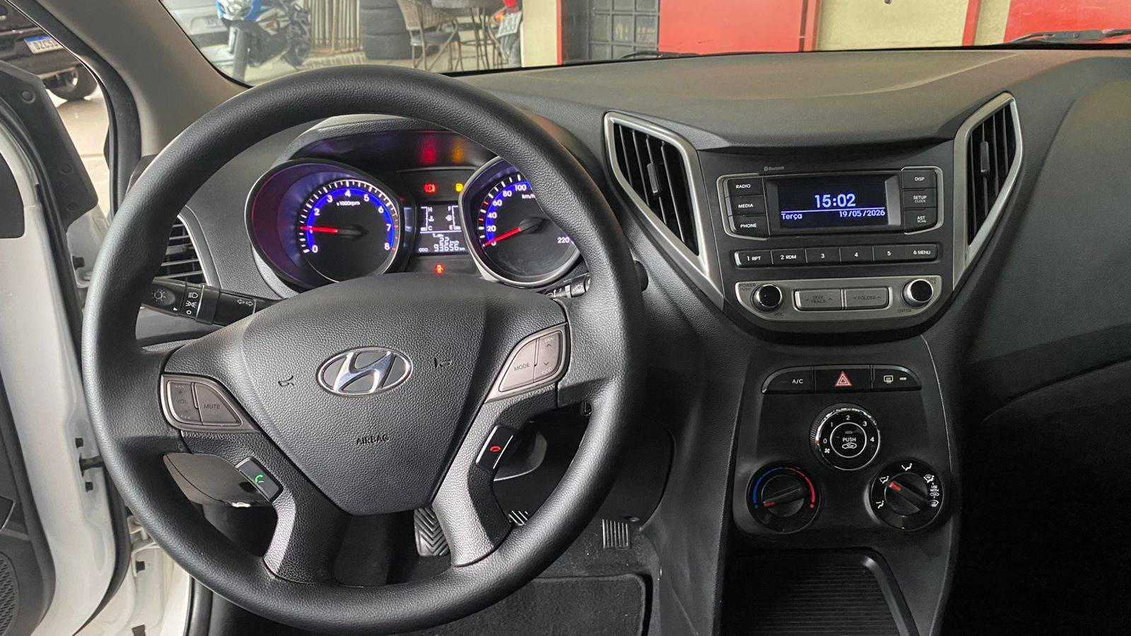 HYUNDAI HB20