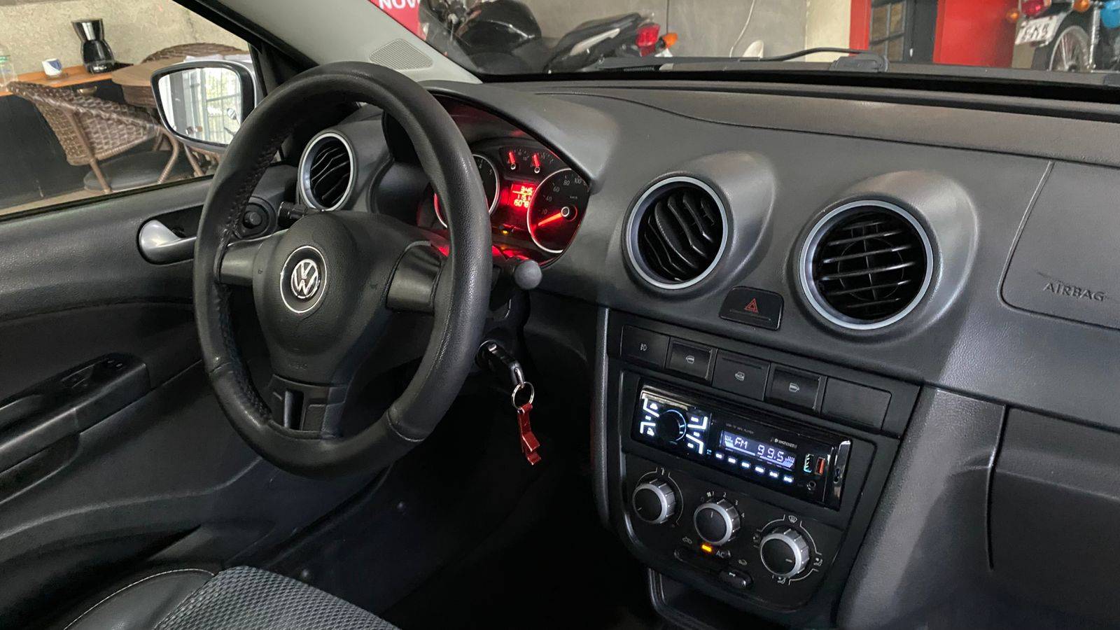 VOLKSWAGEN GOL
