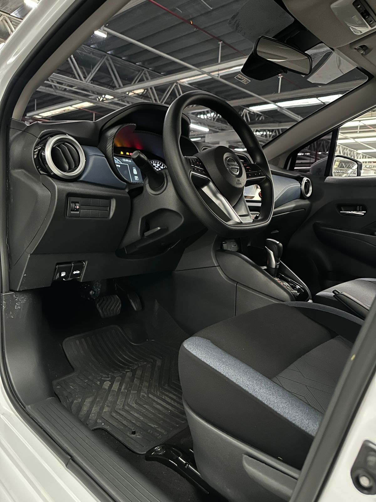 NISSAN VERSA
