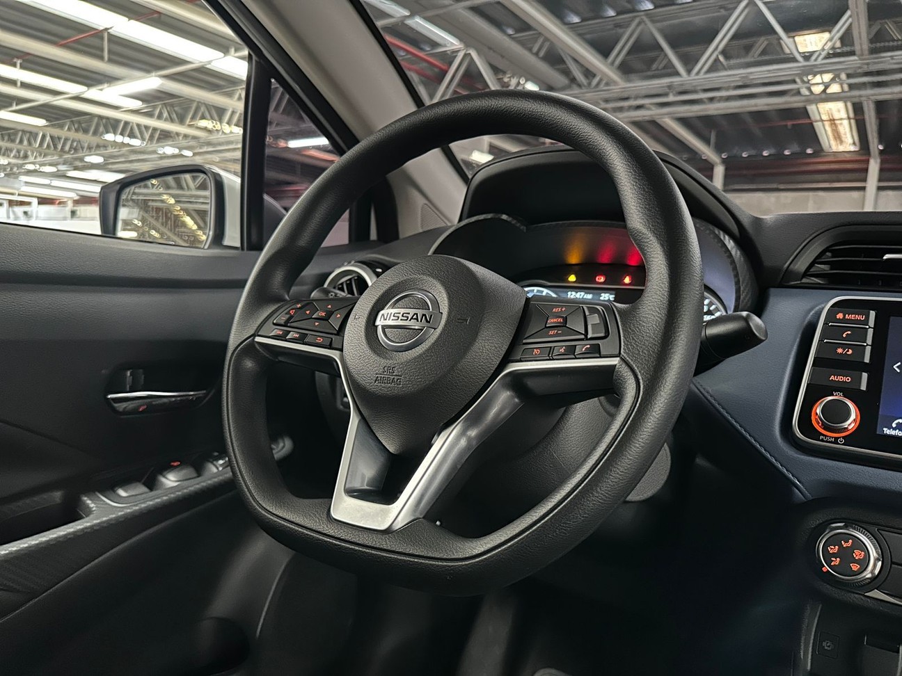 NISSAN VERSA