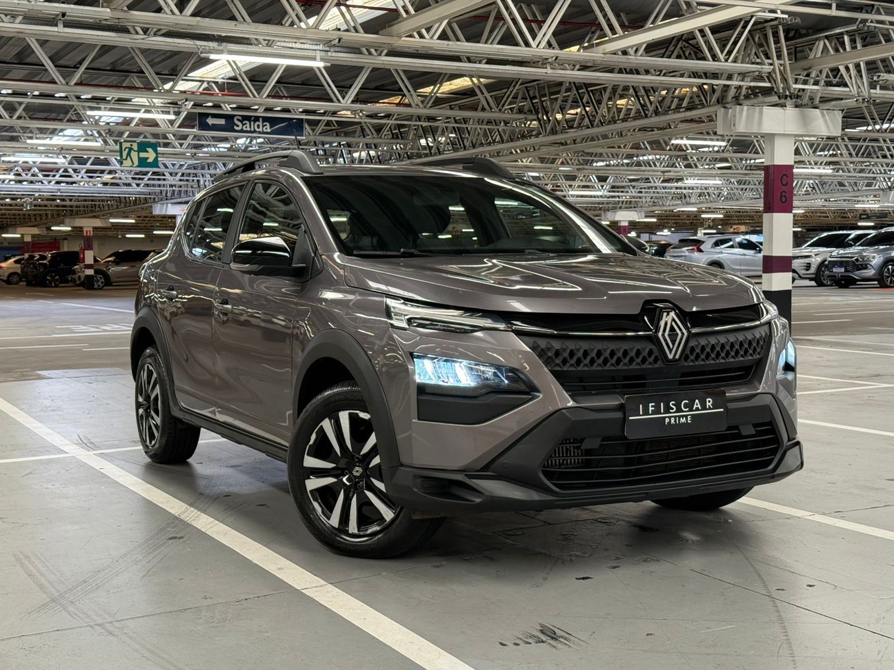 RENAULT JUVAQUATRE