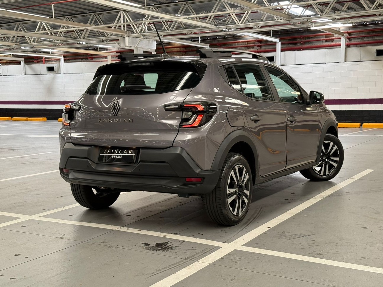RENAULT JUVAQUATRE