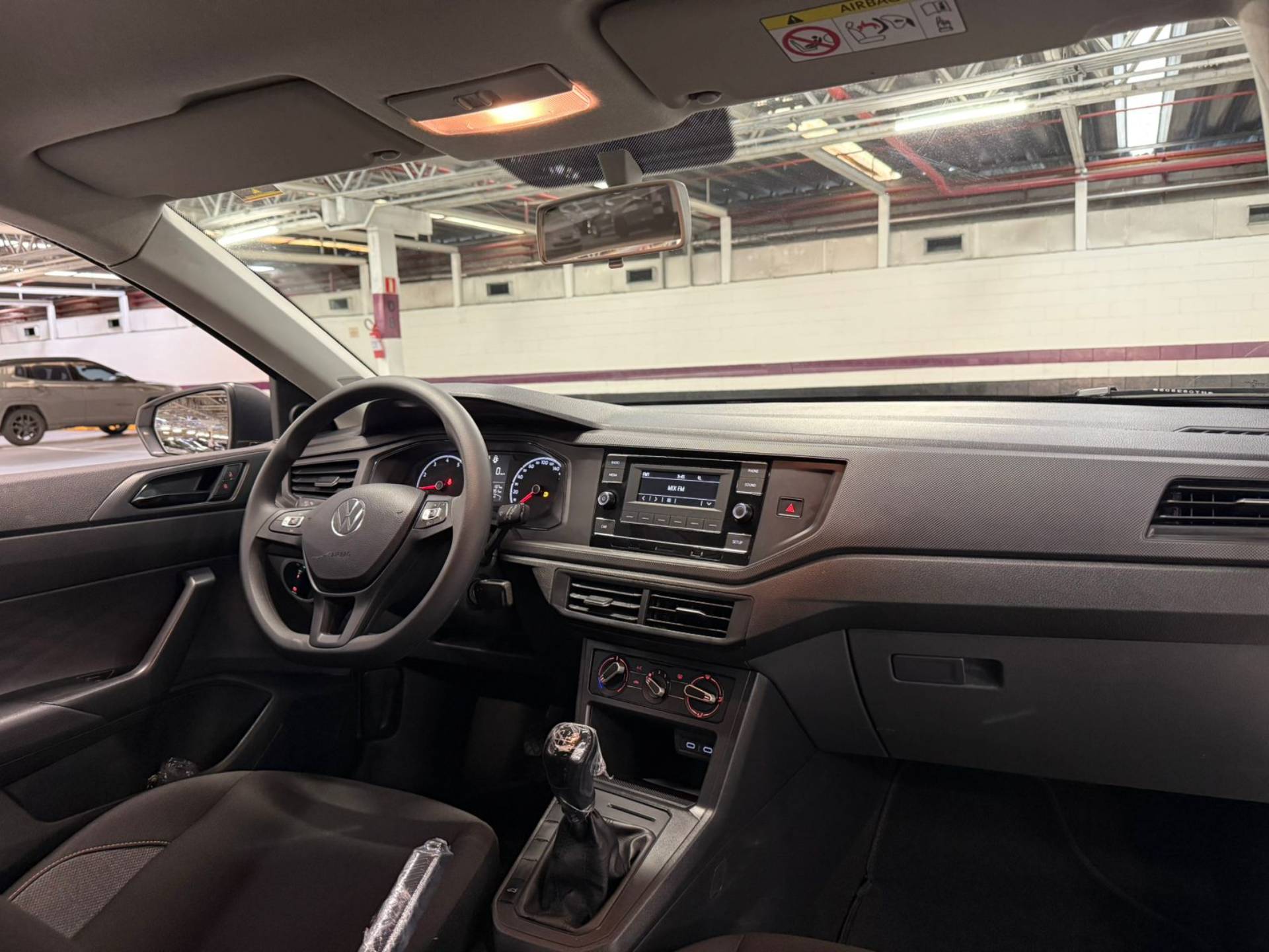 VOLKSWAGEN POLO