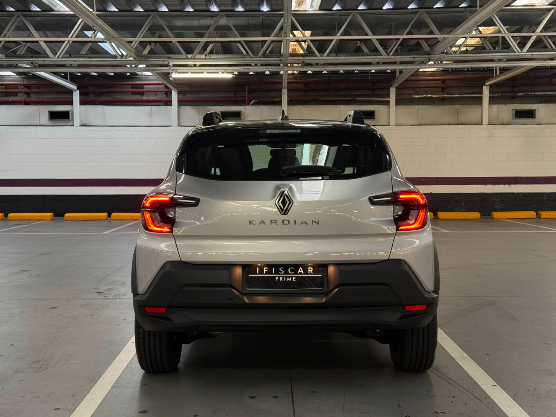 RENAULT JUVAQUATRE