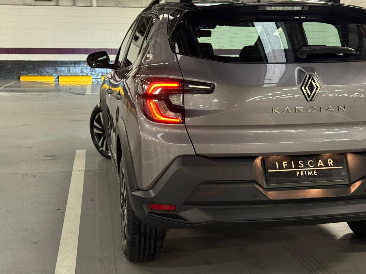 RENAULT JUVAQUATRE