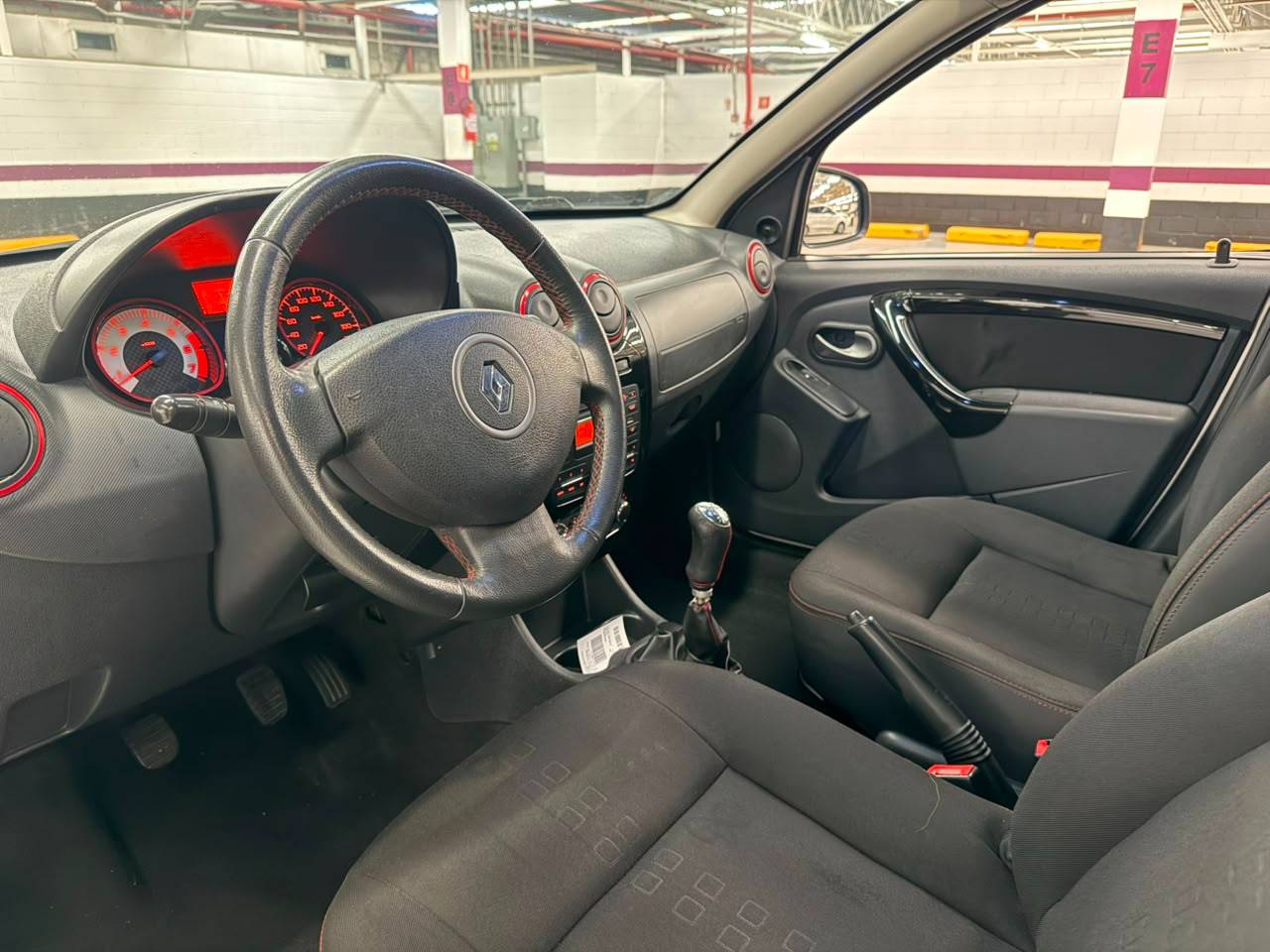 RENAULT SANDERO