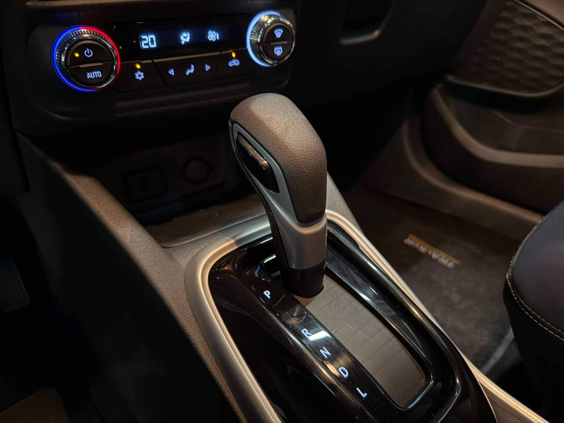 CHEVROLET TRACKER
