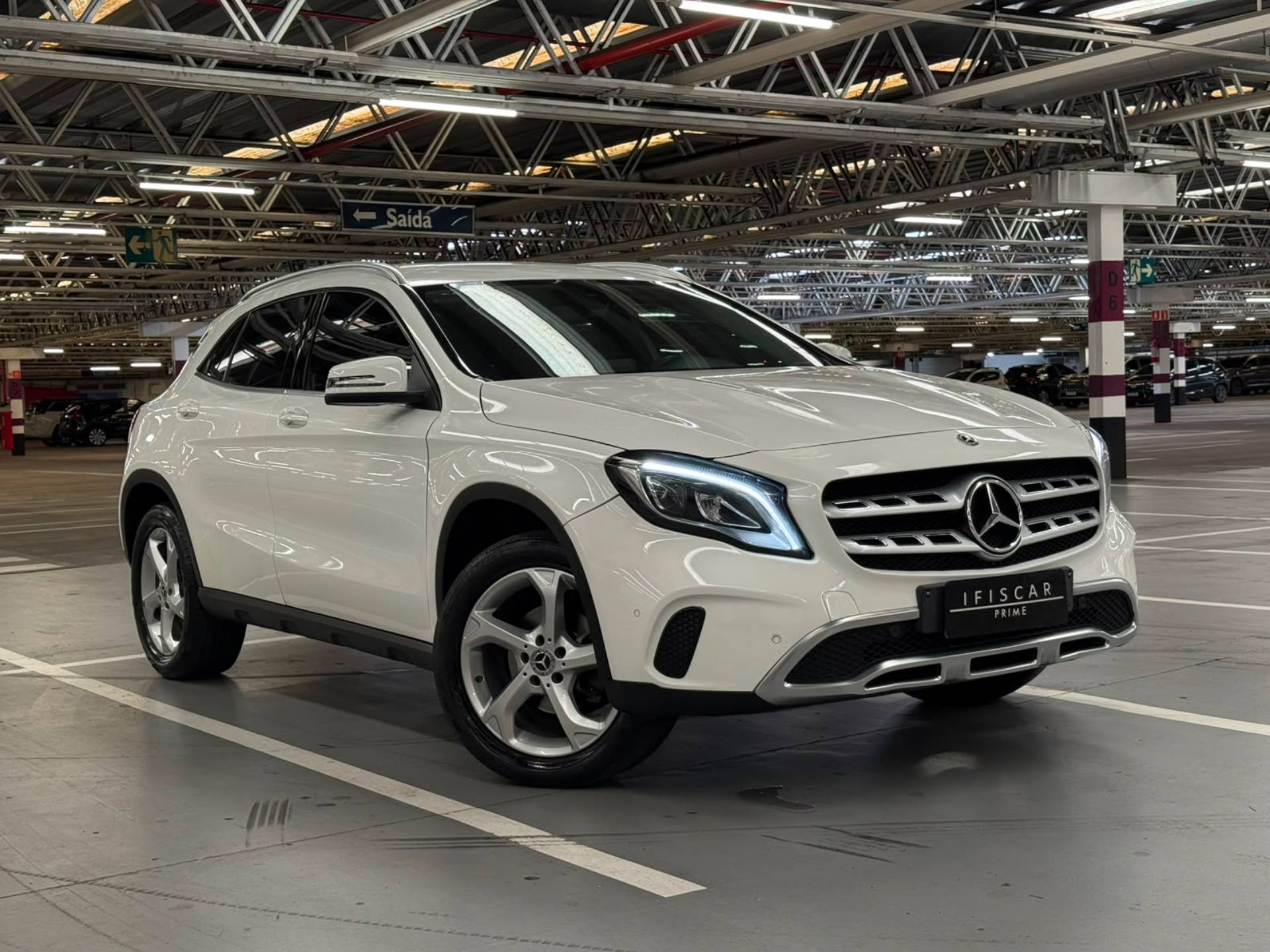 MERCEDES-BENZ GLA 200