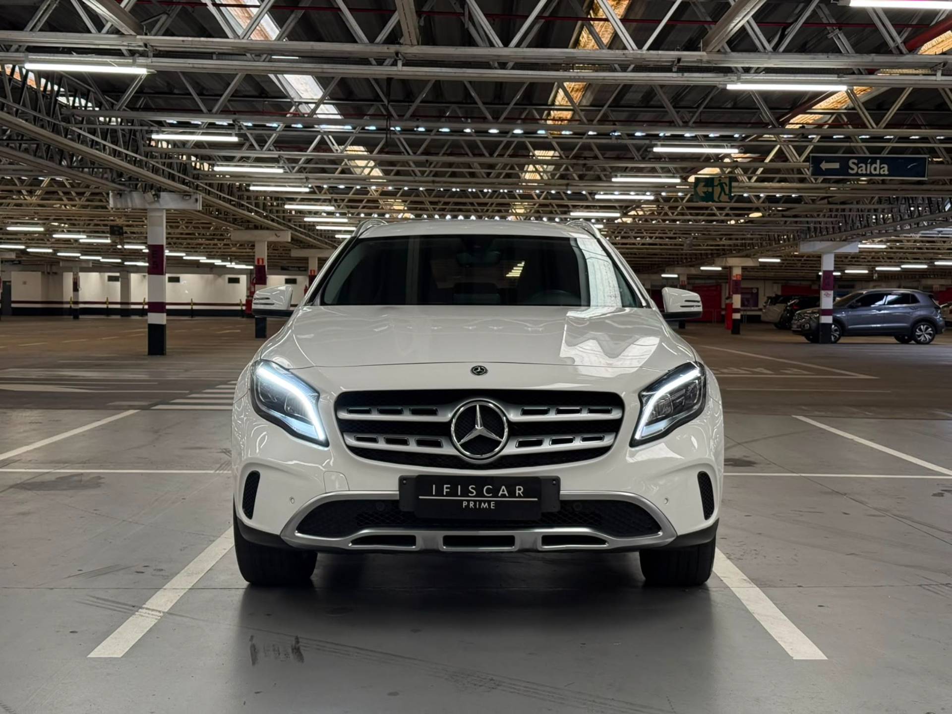 MERCEDES-BENZ GLA 200