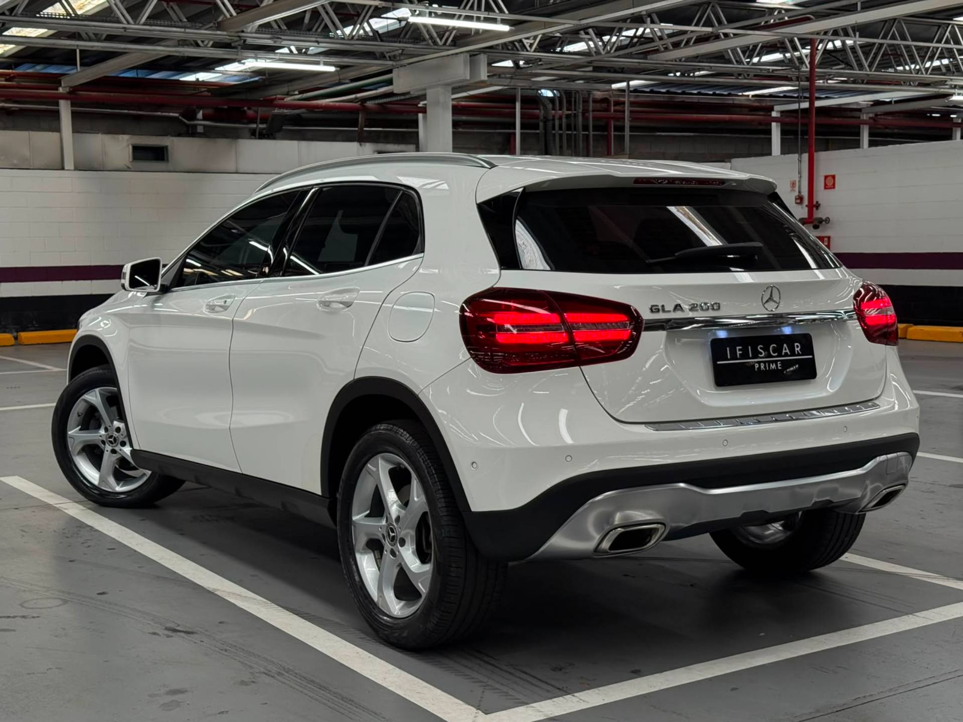 MERCEDES-BENZ GLA 200