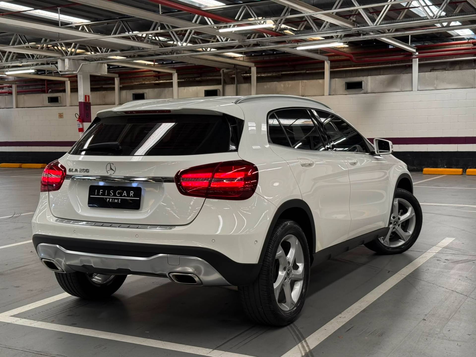 MERCEDES-BENZ GLA 200