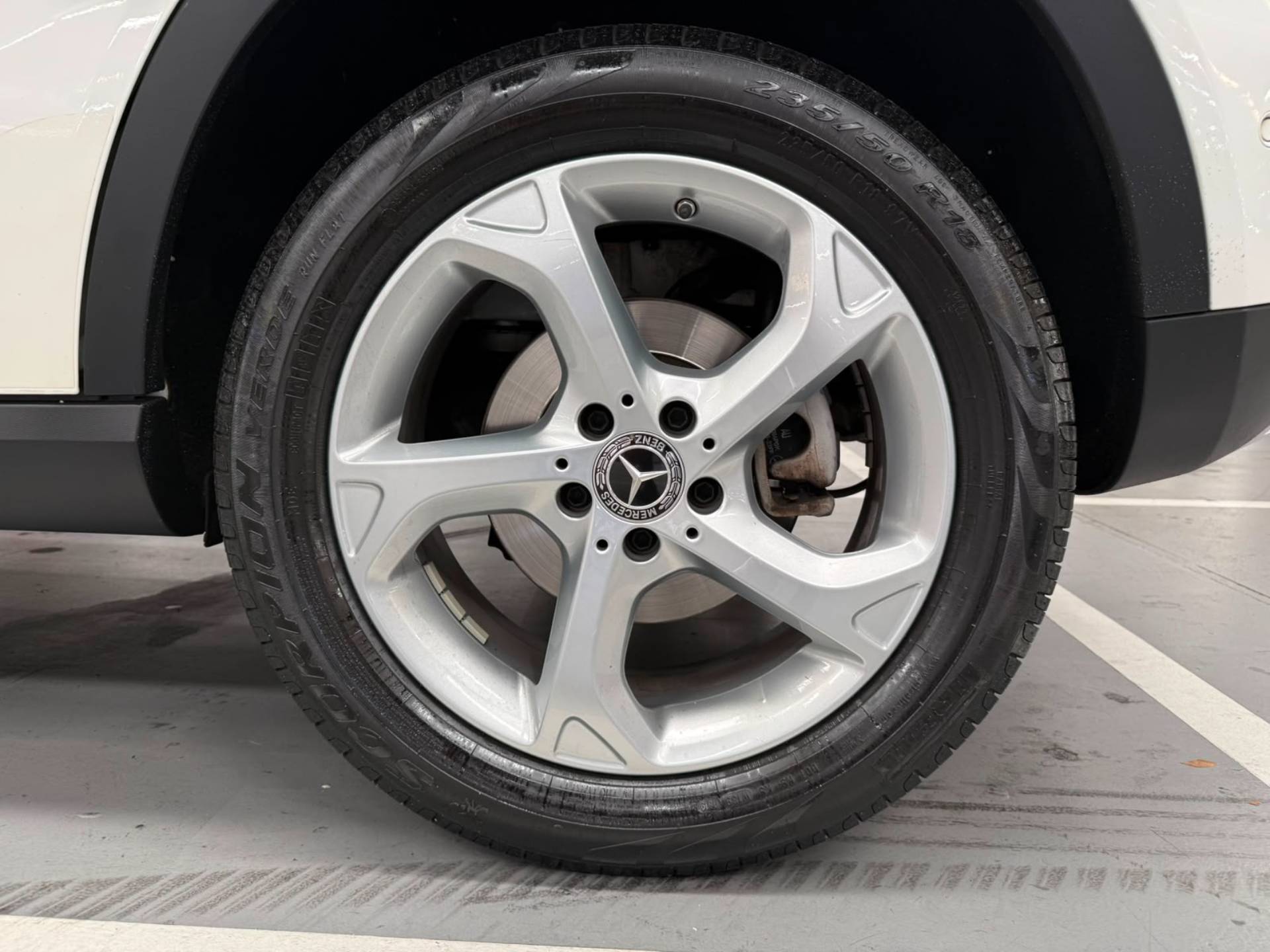 MERCEDES-BENZ GLA 200