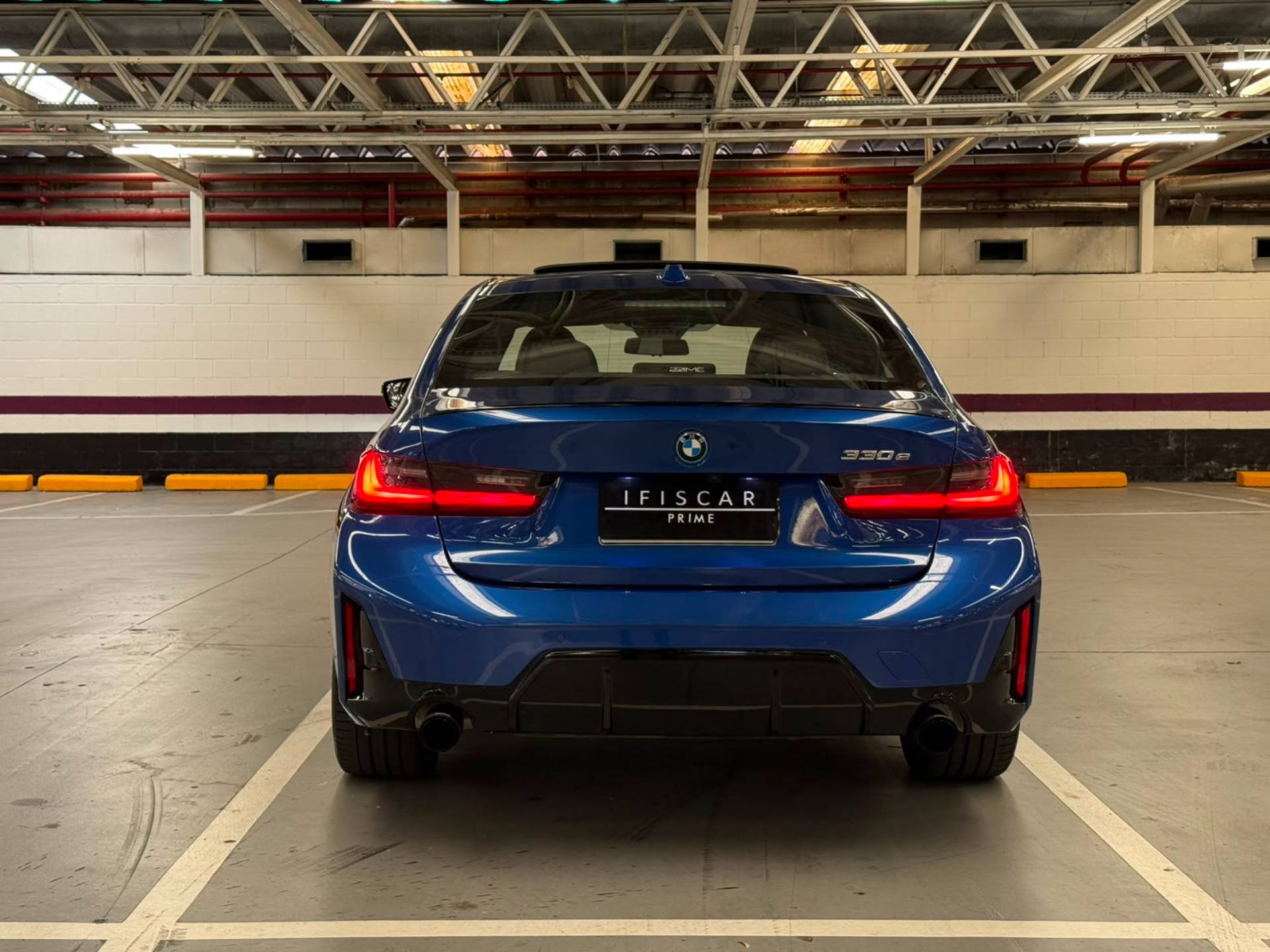 BMW 330e