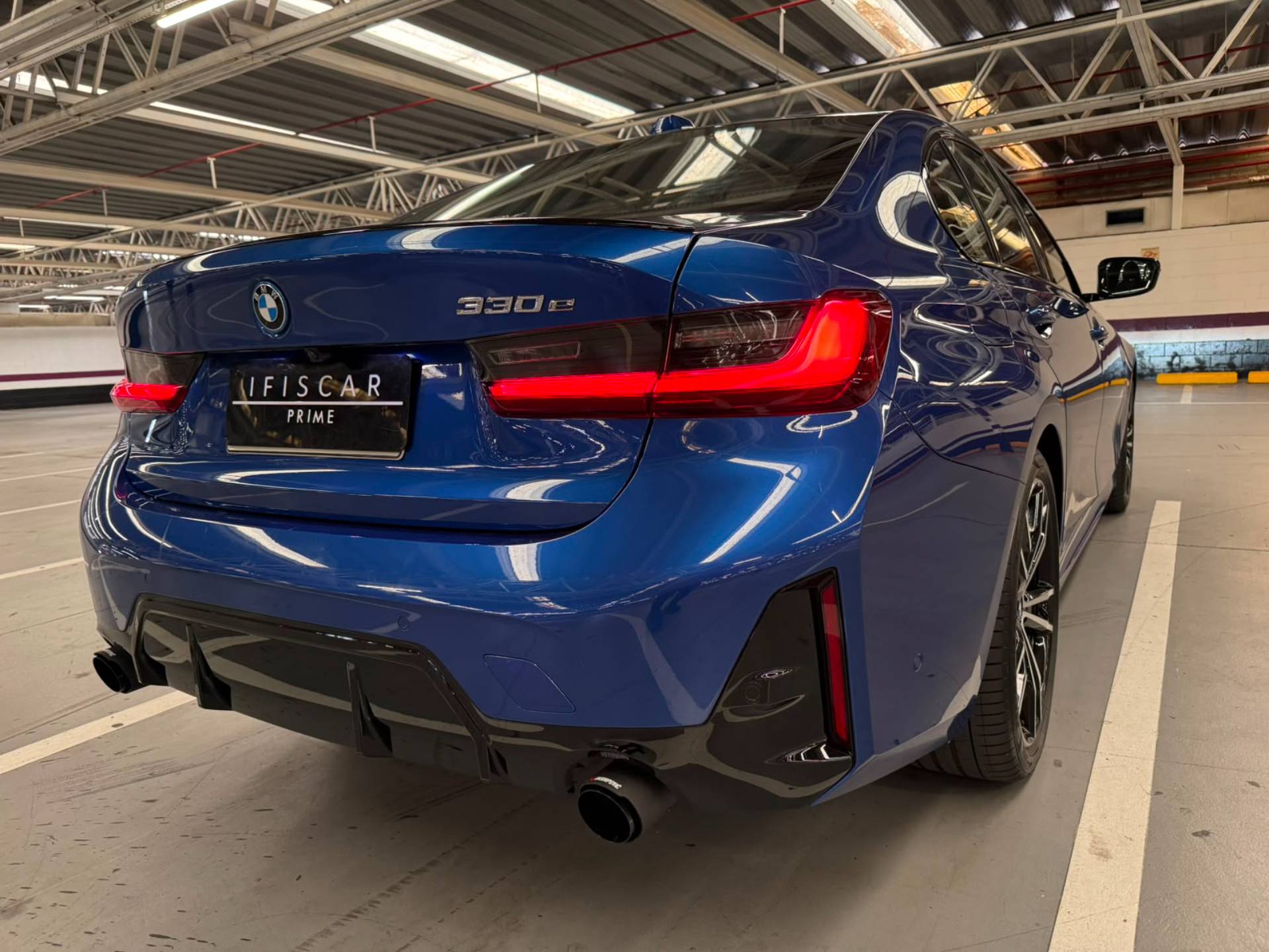 BMW 330e