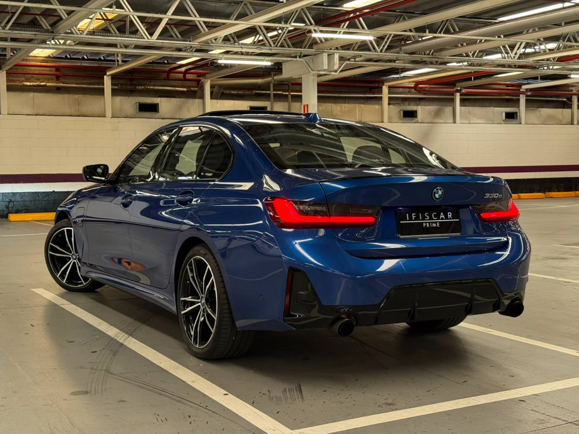 BMW 330e