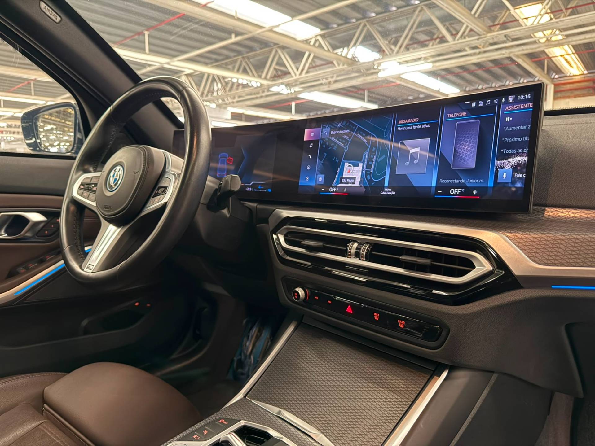 BMW 330e