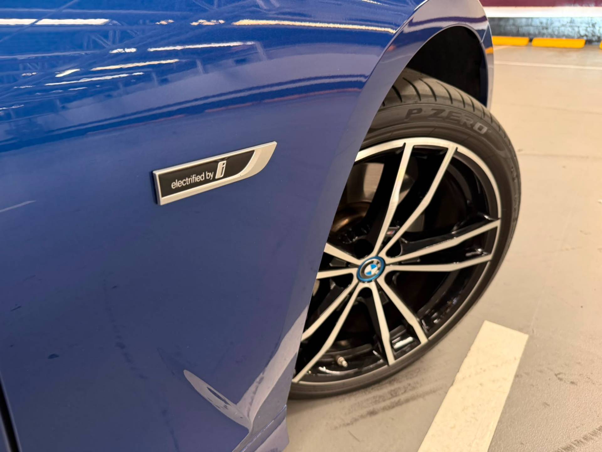 BMW 330e