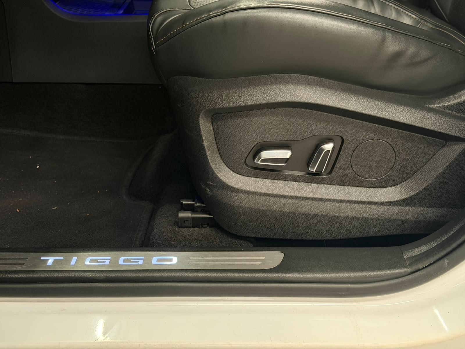 CHERY TIGGO 8