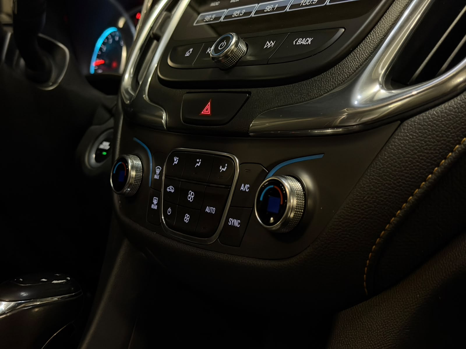 CHEVROLET EQUINOX