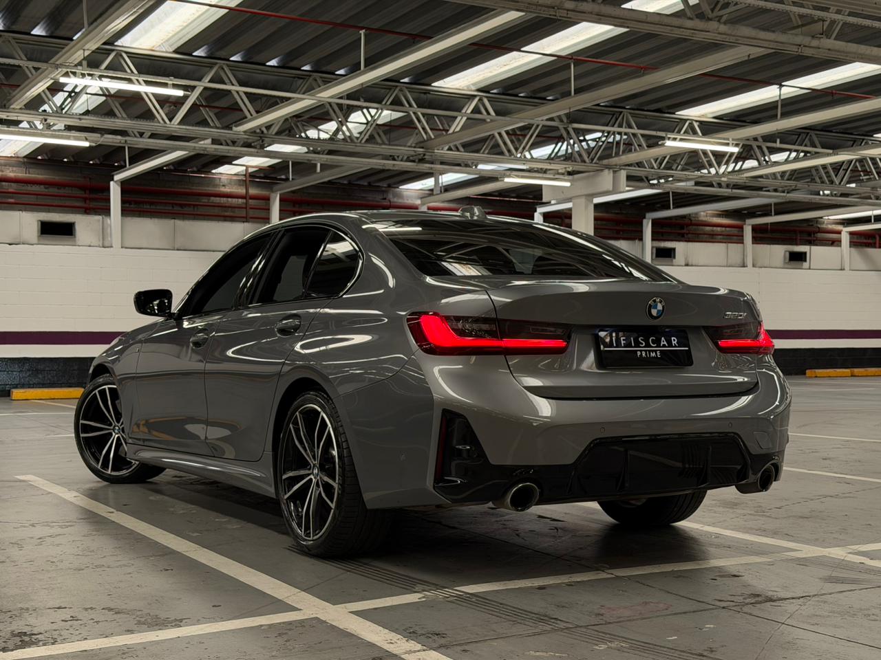 BMW 320i