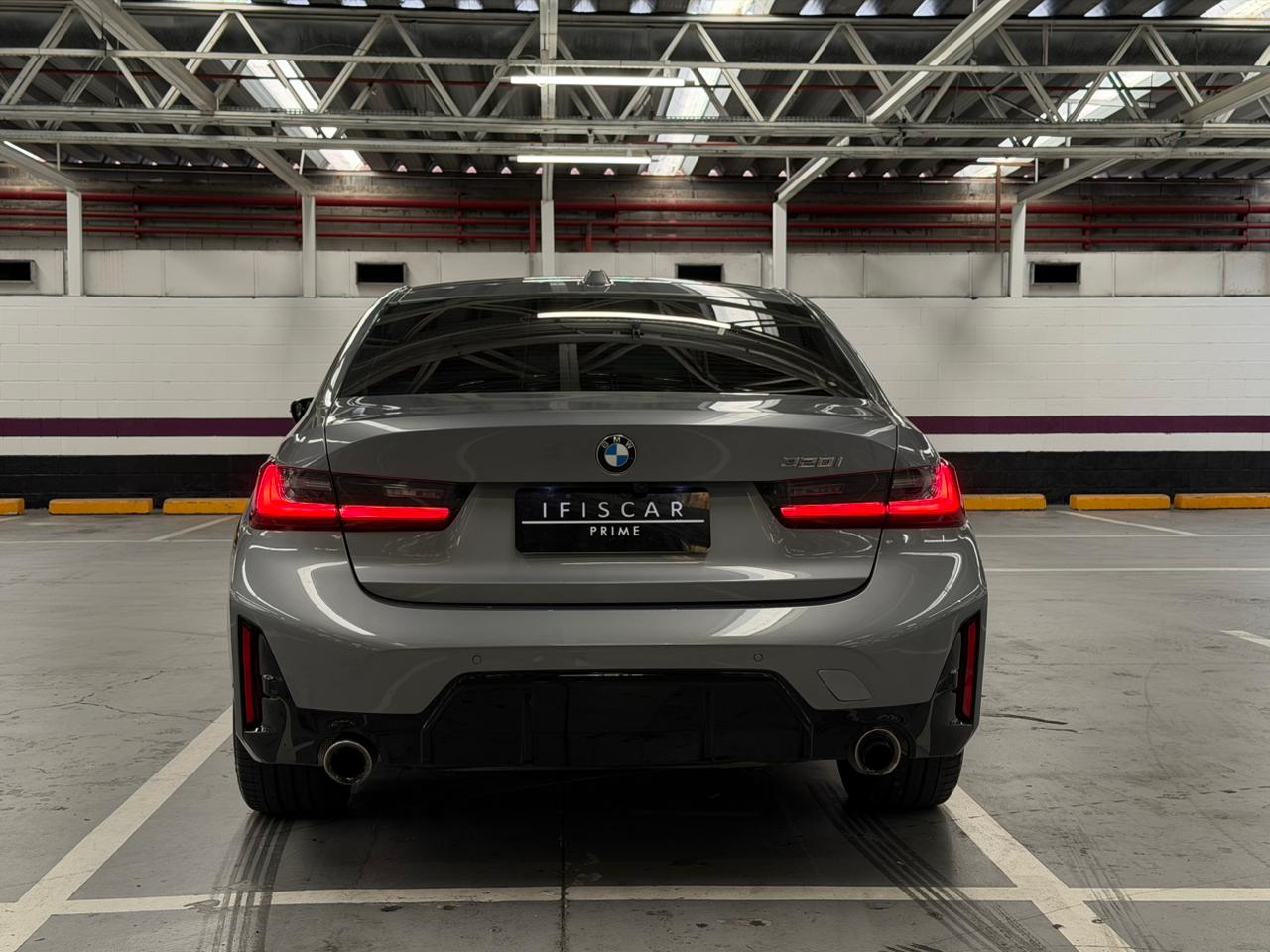 BMW 320i