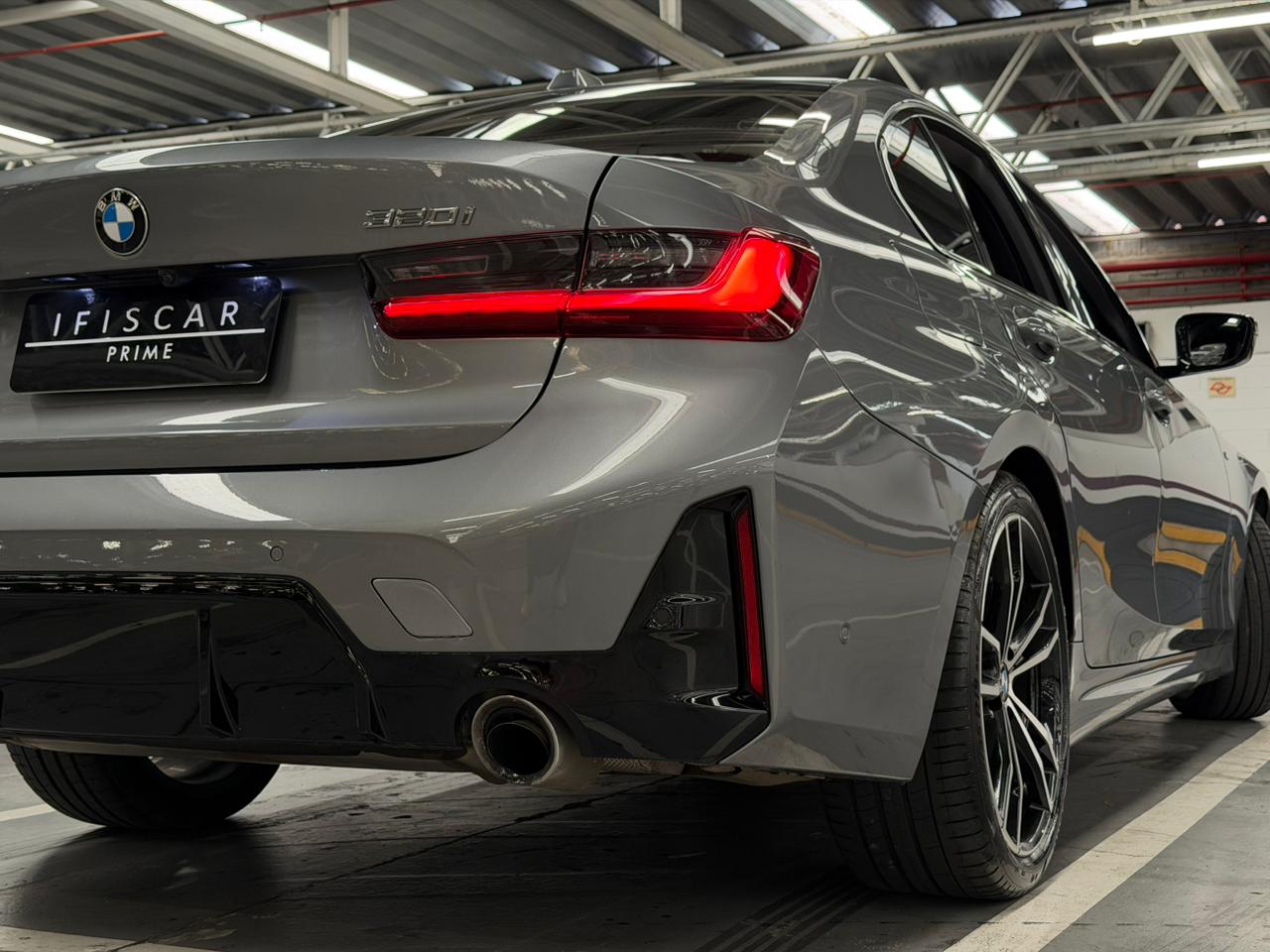 BMW 320i
