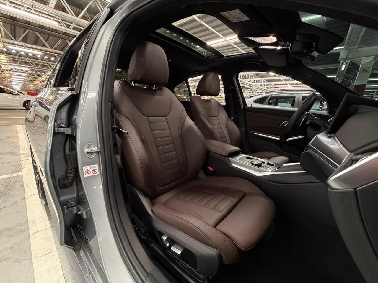 BMW 320i