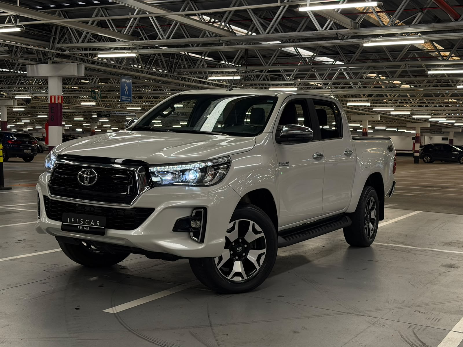 TOYOTA HILUX