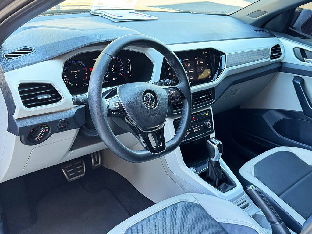 VOLKSWAGEN T-CROSS
