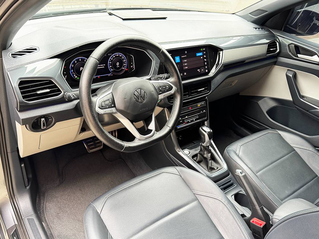VOLKSWAGEN T-CROSS