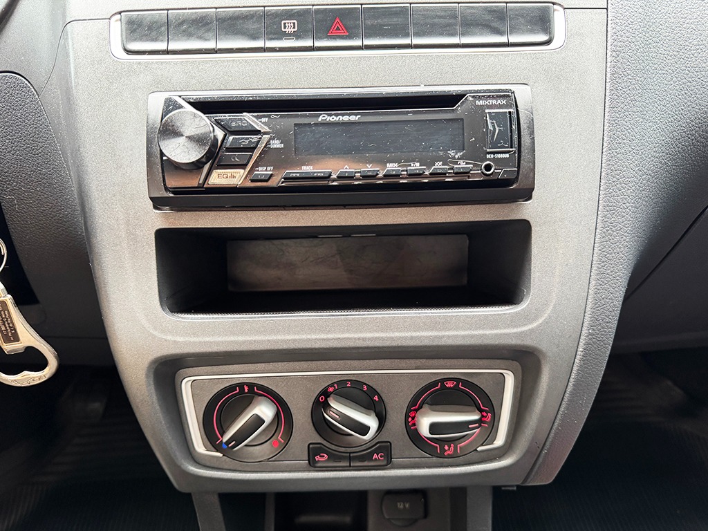 VOLKSWAGEN FOX