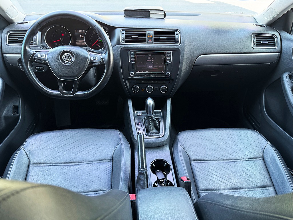 VOLKSWAGEN JETTA