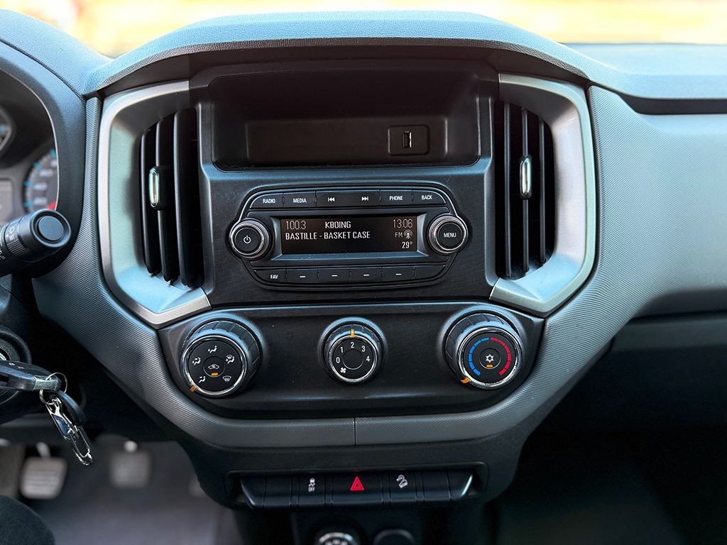 CHEVROLET S10