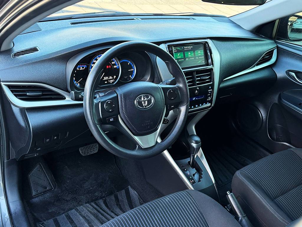 TOYOTA YARIS