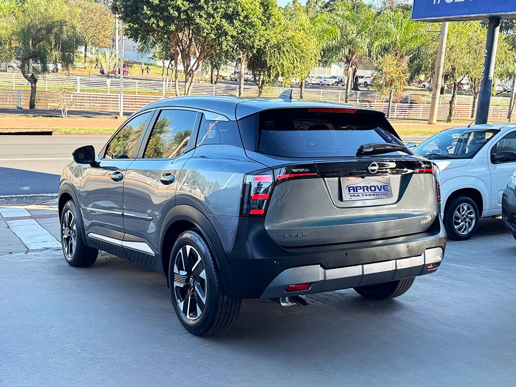 NISSAN KICKS