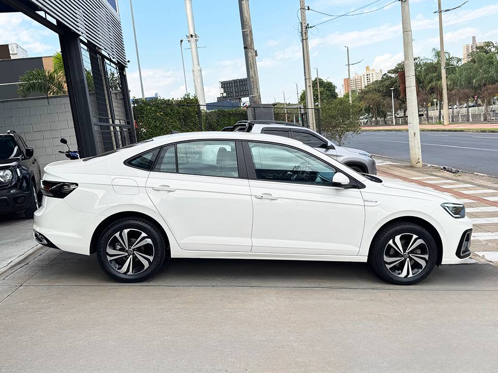 VOLKSWAGEN VIRTUS