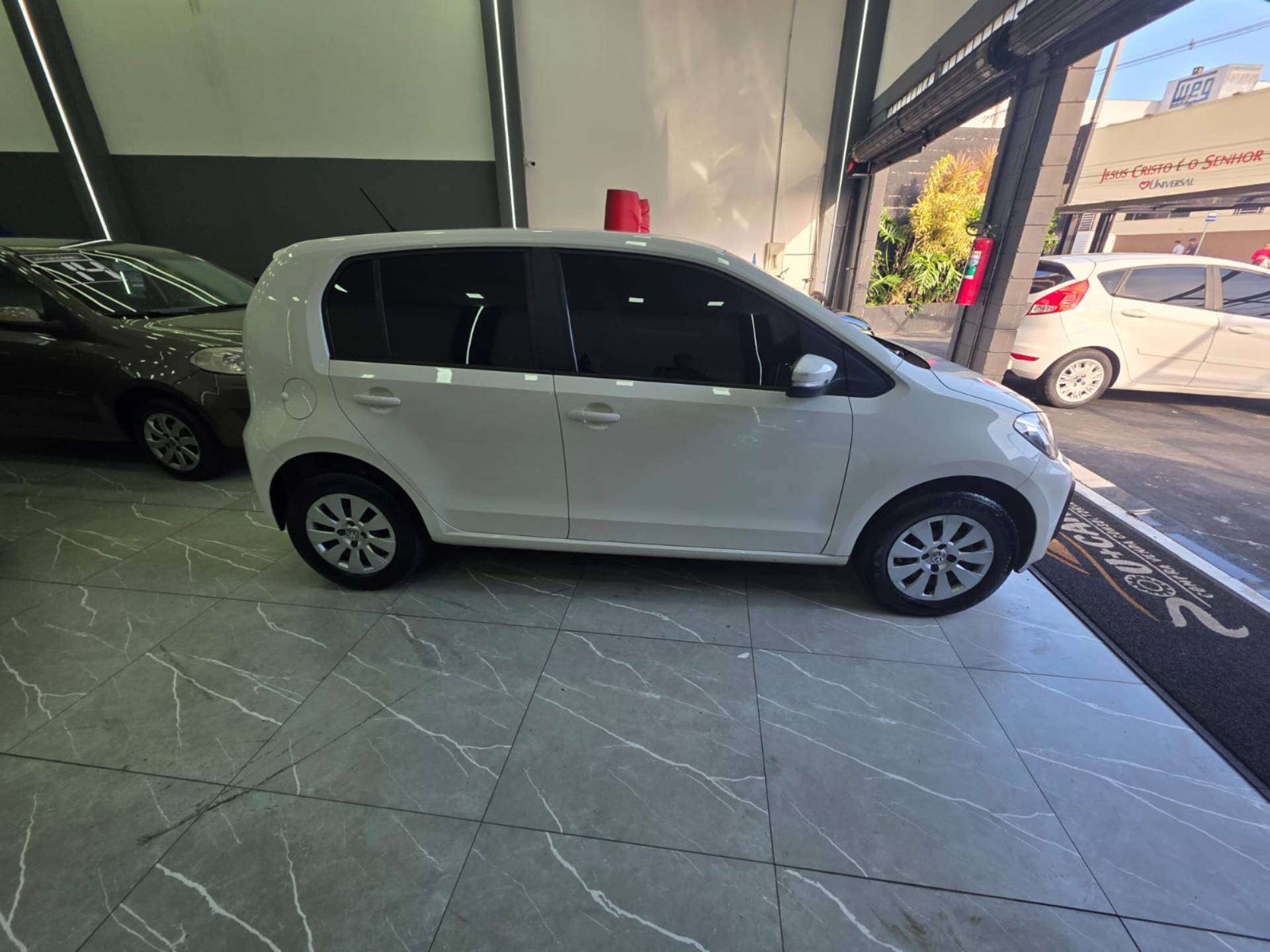 VOLKSWAGEN UP
