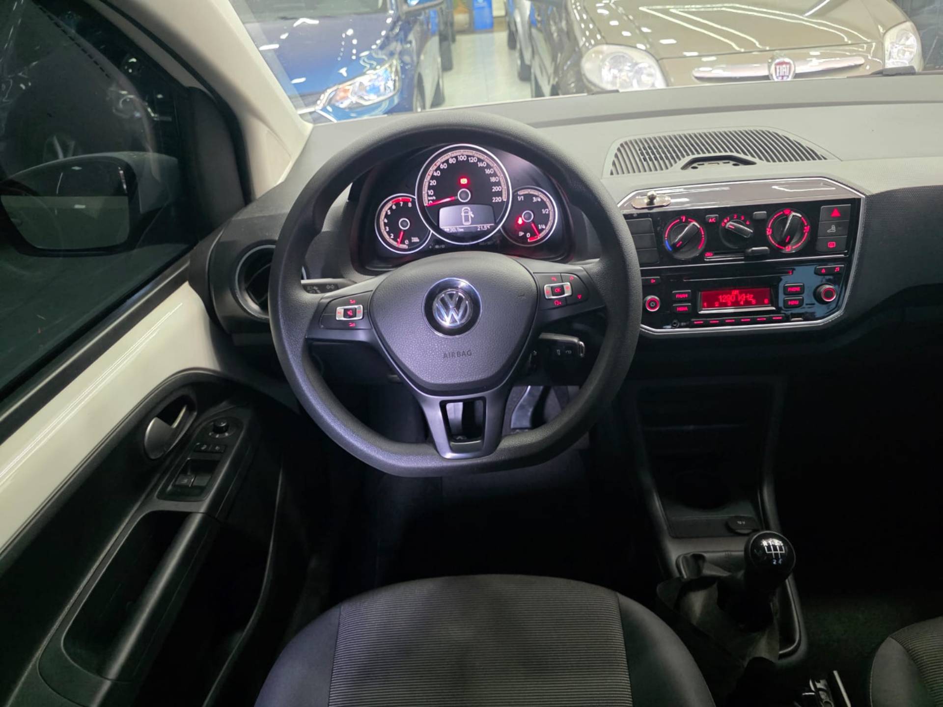 VOLKSWAGEN UP