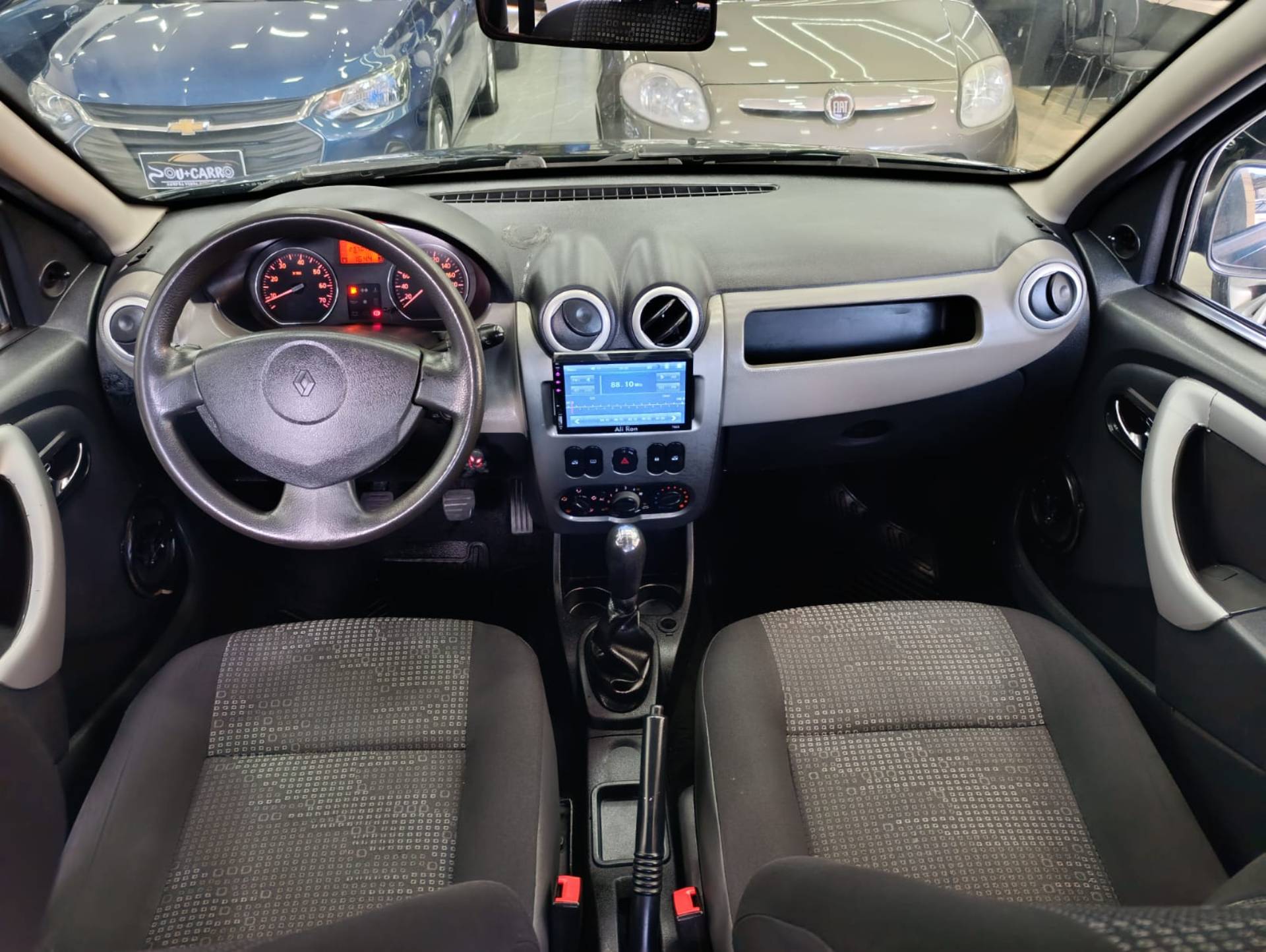 RENAULT SANDERO