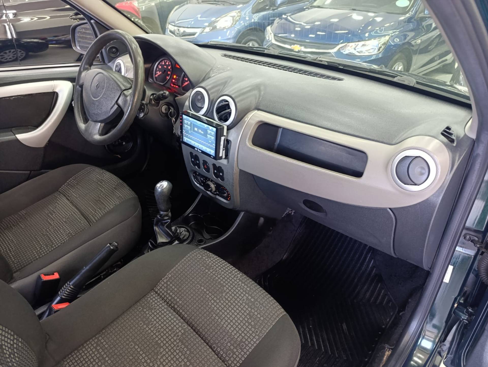 RENAULT SANDERO